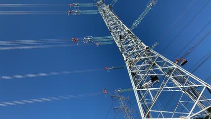 浙江在建最大电网工程主体完工，为能源转型与节能减排注入强劲动力